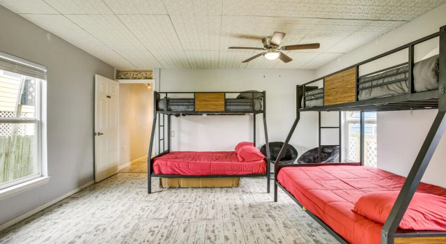 Коттедж Galveston Cottage ~ 1 Mi to Beach: Pet Friendly!