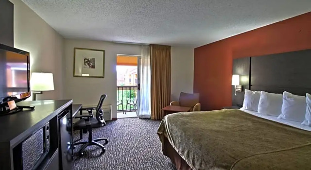 Двухместный номер Premier с видом на внутренний двор Chicago Club Inn & Suite