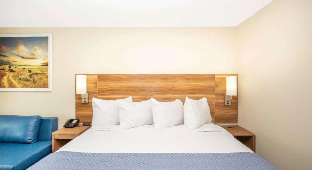 Двухместный номер Standard Days Inn & Suites by Wyndham Kearney NE