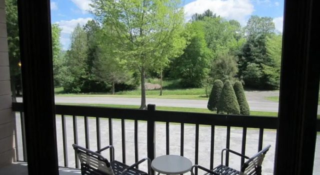 Двухместный номер Standard с балконом Highland Manor Inn
