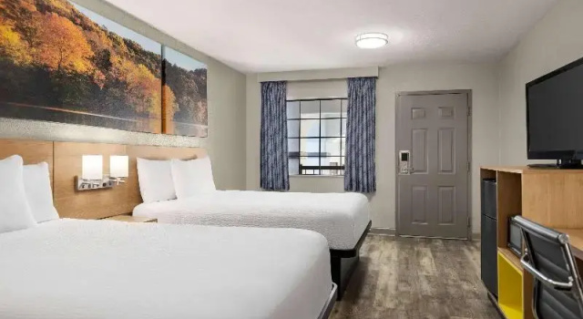 Четырёхместный номер Standard Days Inn by Wyndham Fulton