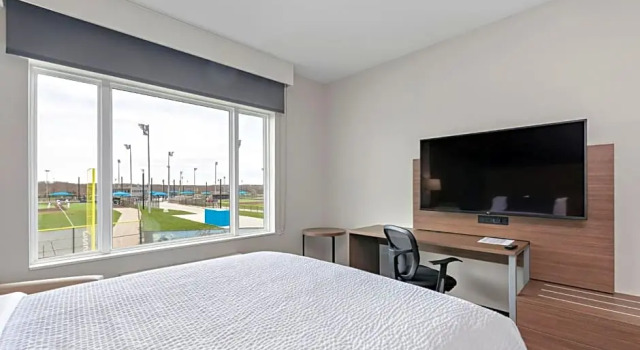 Люкс Holiday Inn Express Kansas City North - Parkville by IHG
