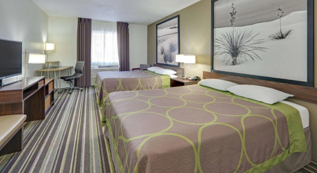 Четырёхместный номер Standard Super 8 by Wyndham Roswell