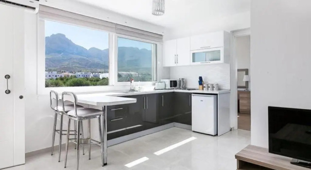Peaceful Flat with Shared Pool Near Sea in Kyrenia