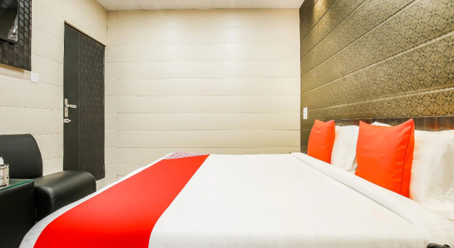 Oyo 46328 Anand Shri, Varaa Hotelli Zirakpur Haryana