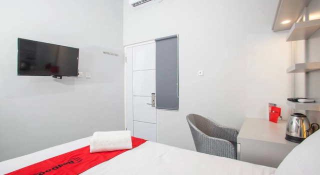 RedDoorz Plus near Politeknik Negeri Malang, Rezerwuj Hotel Hotele 3-gwiazdkowe w Malang, w pobliżu Universitas Brawijaya Malang, 3*