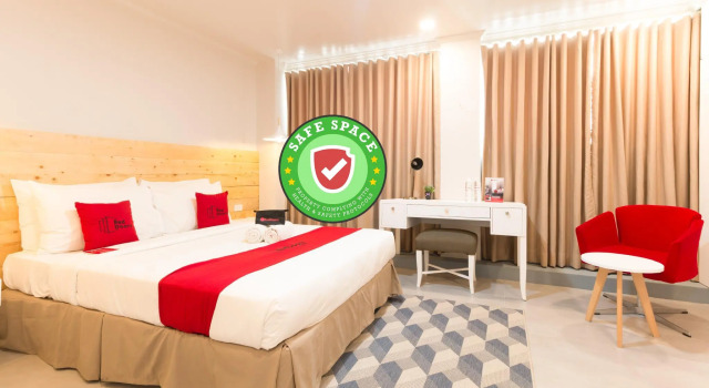 Люкс RedDoorz Premium near Greenbelt Makati