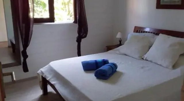 Le bougainvillier rose, Reservar Hotel Petite-Ile Saint-Pierre