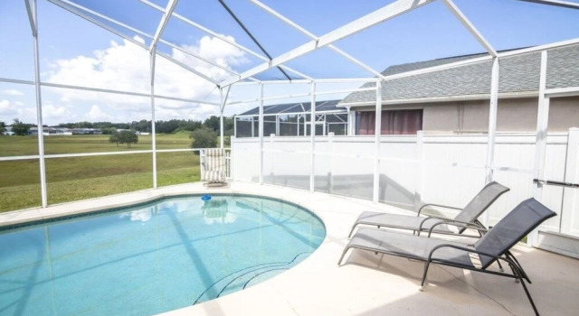 Peaceful Indian Ridge Oaks 4 Bedroom Home by Redawning, Buchen Sie Ferienhaus Hotels in Four Corners mit Pool, Schwimmbad