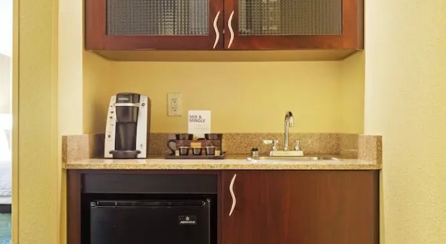 Студия SpringHill Suites Charlotte Lake Norman/Mooresville