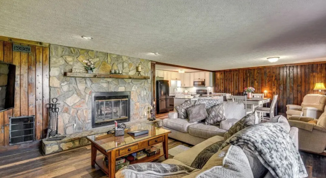 Tee Off in the Mtns: Sky Valley Condo w/ View!, Buchen Sie Ferienwohnung Sky Valley Georgia