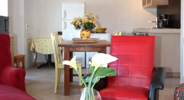 Jemap, Boek Appartement Pourcieux Frankrijk