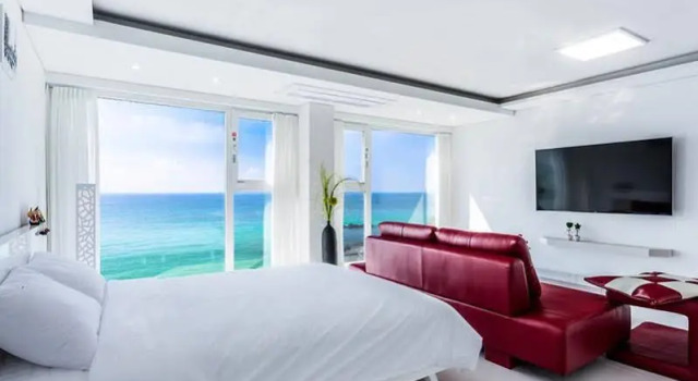 Cobeach Poolvilla Esmeralda