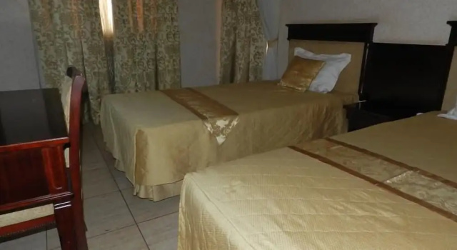 Номер Deluxe Crown Jakiba Hotel