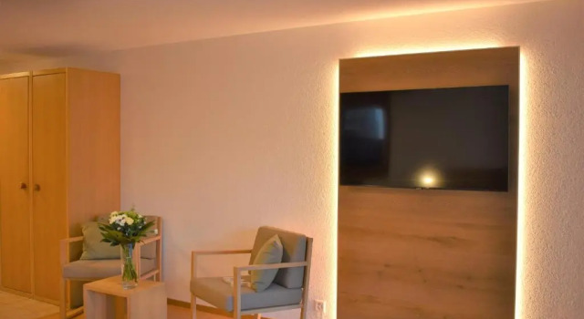 Appartementhaus Crystal, Varaa Hotelli Taesch Zermatt