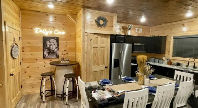 Люкс Modern 5 Bedroom Cabin Close-dollywood Game Room