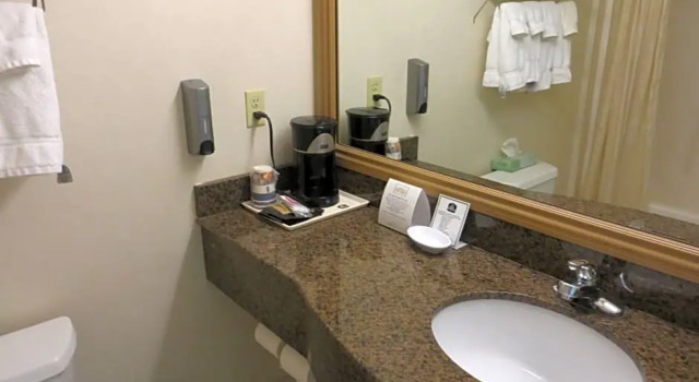 Люкс Best Western Plus Lake Elsinore Inn & Suites
