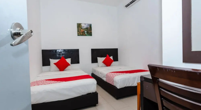 Hollitel Hotel Melaka by OYO Rooms, Rezerwuj Hotel Malakka Melaka