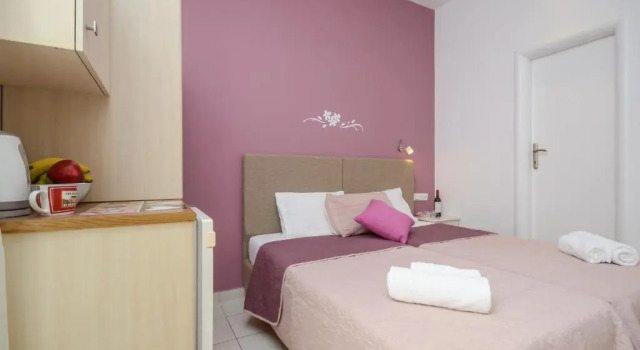 Двухместный номер Deluxe Panormos Hotel and Studios