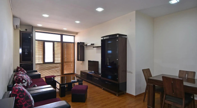 Rent Inn Yerevan (Рент Инн Ереван) на улице Арама 74, Забронировать Апартаменты/квартира Отели Еревана с парковкой, рядом с Станция метро Маршал Баграмян, Парковка