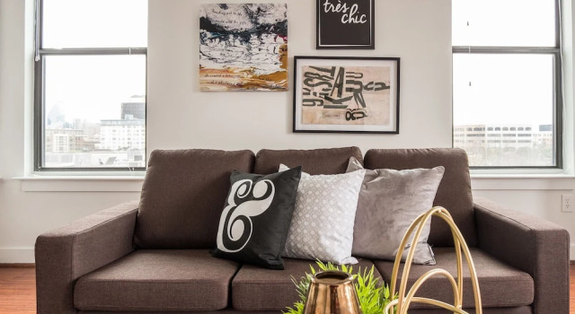1 BR Uptown Apt close to shopping by Frontdesk