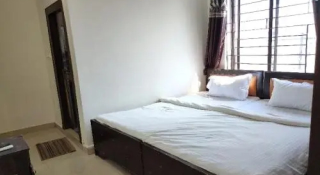 OYO 79502 Hotel Royal Comfort