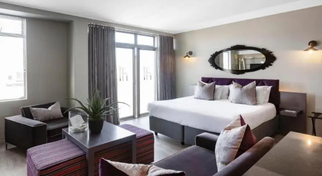 Номер Executive The Hyde All Suite Hotel