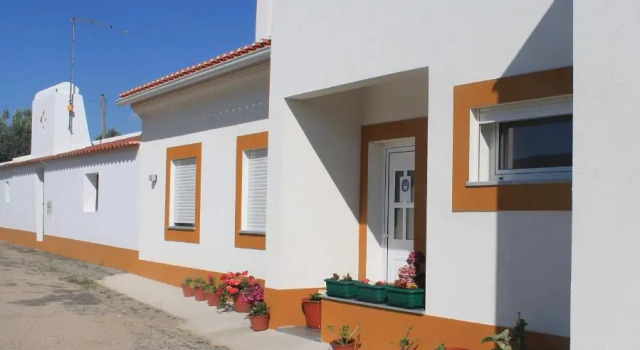 Girassol Alojamento Local, Prenota Hotel Hotel a Alentejo con parcheggio, Parcheggio