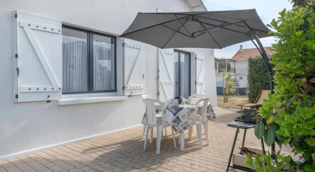Коттедж Belle maison avec jardin à 160 m de la Grande Plage de Tharon