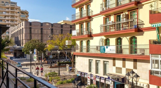 Stunning 3BR Terrace Apartment Best location Ref 124