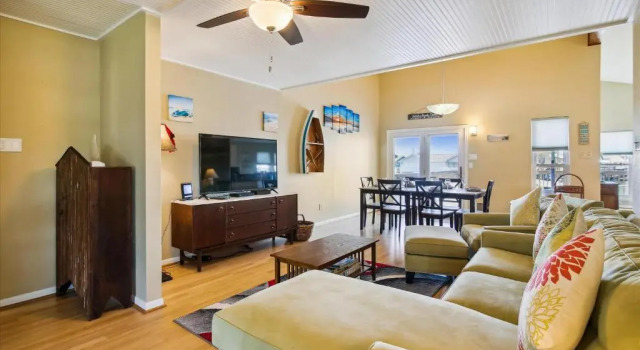 Canal Breeze by Ryson Vacation Rentals, Забронировать Дом для отпуска Коттеджи Джамайка-Бич, Коттедж