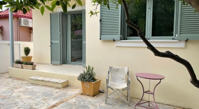 Коттедж Sea front house on the beach, Peloponnese