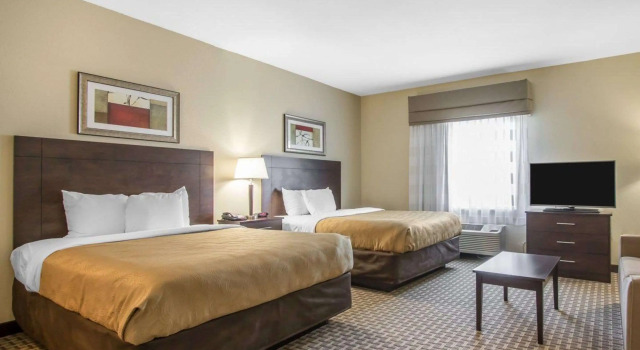 Четырёхместный люкс MainStay Suites Meridian - Bonita Lakes