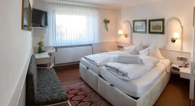 Hotel-Restaurant Lindenhof, Boek Hotel Hotels in Odenwald met parkeren, Parkeren