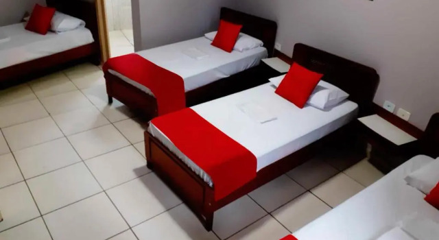Четырёхместный номер Standard Hotel America