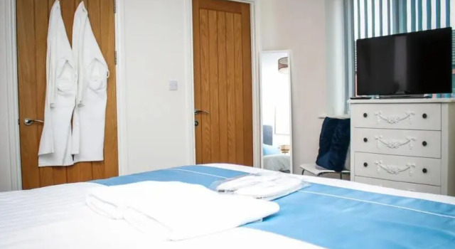 No15 Luxe Living Elegant City Home-1 Bed-Garden-Wifi-Private Parking-Beach-City, Varaa Hotelli Swansea 