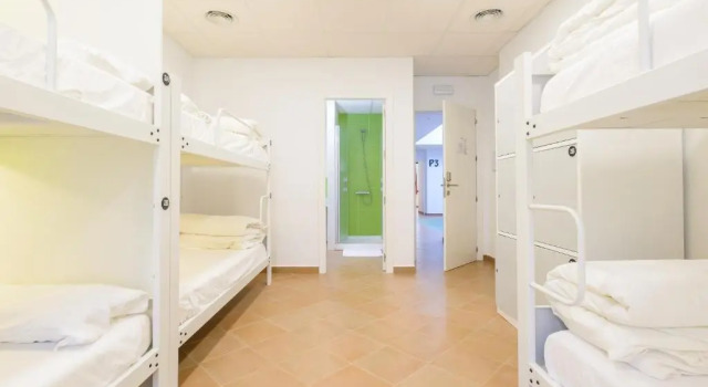 Кровать в общем номере (женский номер) Benarrabá Hostel
