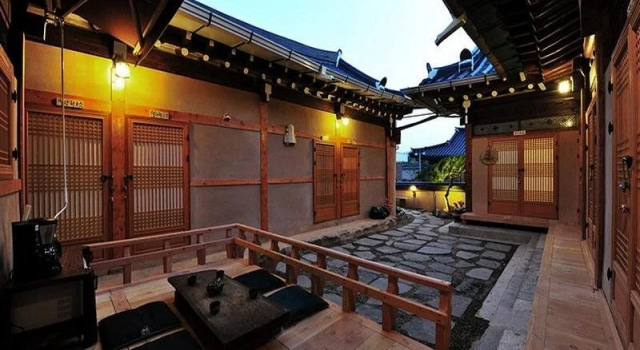 Daraeheon Hanok Guesthouse, Забронировать Отель Чонджу Чолла-Пукто, рядом с Конфуцианская школа хянгё в Чонджу