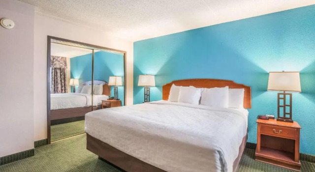 Люкс AmericInn & Suites by Wyndham Baraboo Event Center