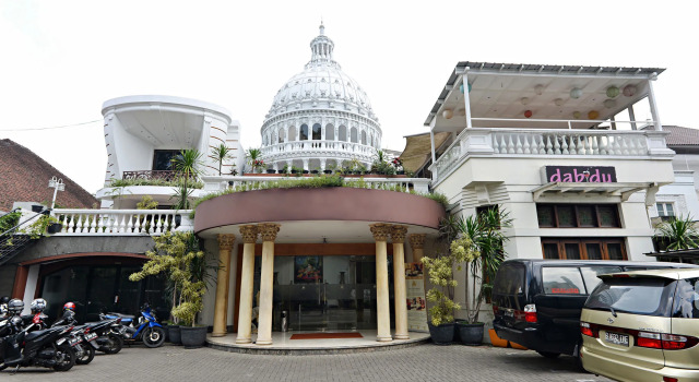 ZEN Rooms Dago, Book Hotel Hotels in Bandung with Parking, near Gedung Sate, Parking