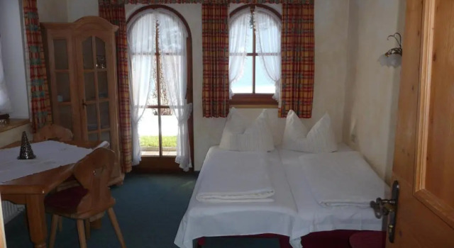 Landhaus Maria, Prenota Casa vacanze Hotel a Tirolo con parcheggio, Parcheggio