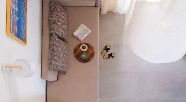 Akrolithos luxury suites