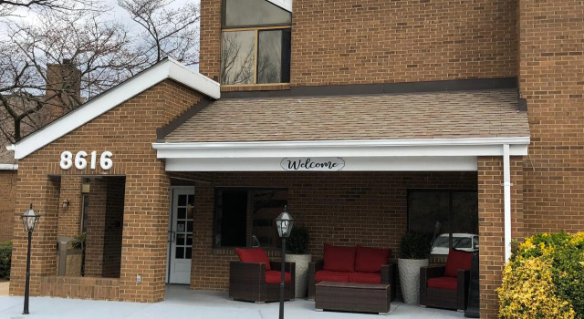 Кровать в общем номере Tysons Corner Suites, A Baymont by Wyndham