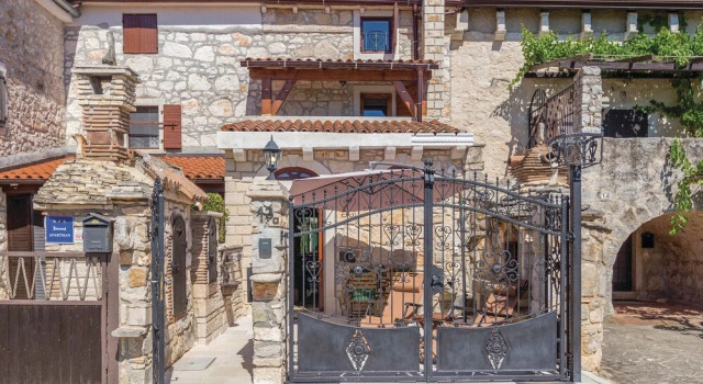 Beautiful Home in Porec With Wifi and 2 Bedrooms