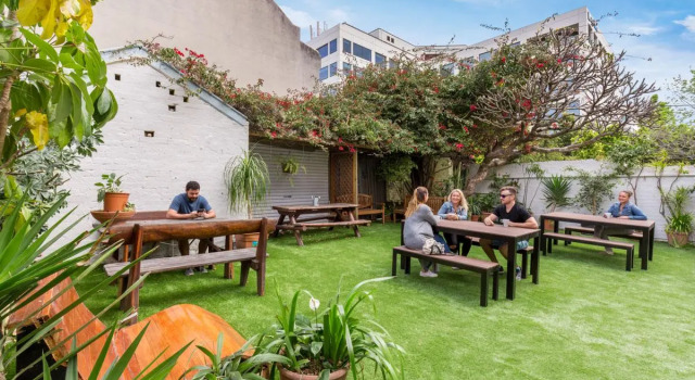 Кровать в общем номере Secret Garden Backpackers, Sydney