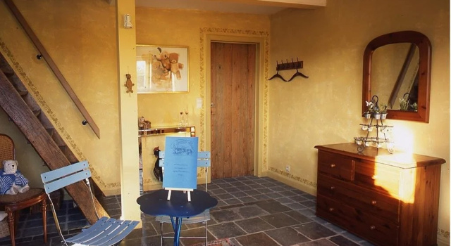 La Fermette Bleue, Book Hotel Roiseleux Belgium