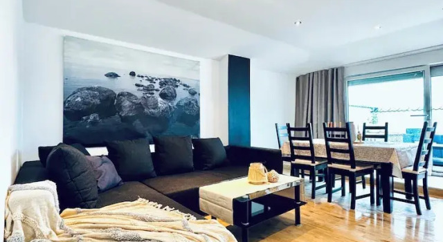 2BR Apt With Balcony Blumengärten, Prenota Appartamento Vienna Austria