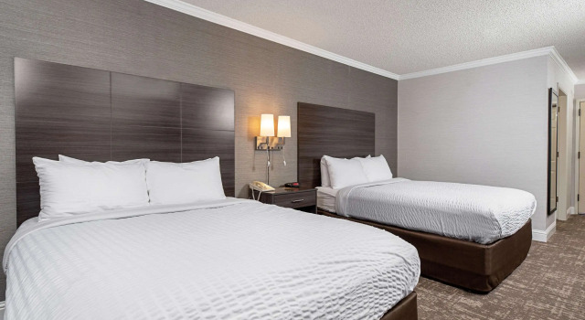 Четырёхместный номер Standard Clarion Inn Silicon Valley