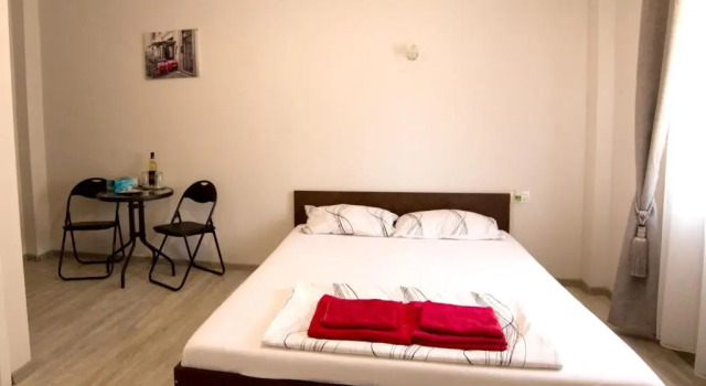 3 bedrooms house at Constanta 500 m away from the beach with enclosed garden and wifi, Забронировать Дом для отпуска Коттеджи Констанцы, рядом с Tabacariei Lake, Коттедж