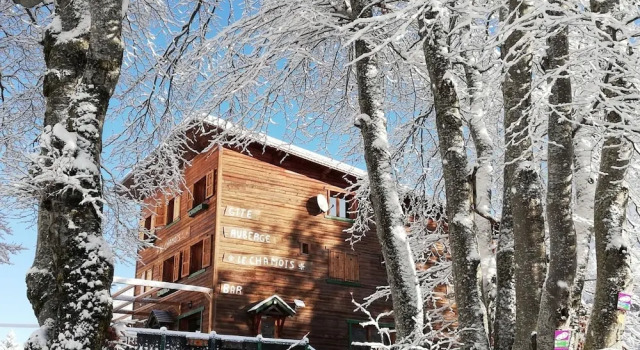 Gite - Auberge Le Chamois, Prenota Ostello Hotel a Alvernia con parcheggio, Parcheggio